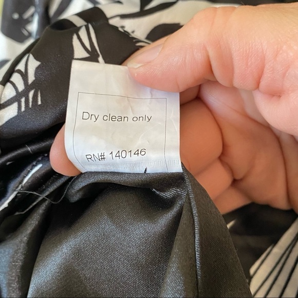 TOV Los Angeles Floral B&W Skirt Tie Waist Sz 38 - Picture 8 of 10